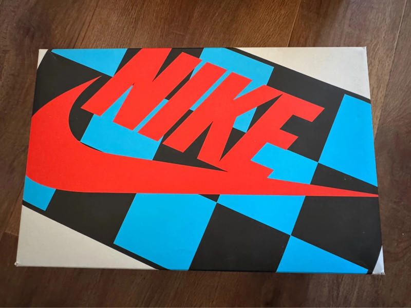 Size 6 Nike Attack Red White