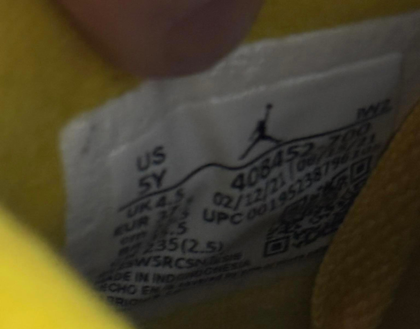 SIze 4.5(GS) UK Air Jordan 4 Retro Thunder Yellow NEW