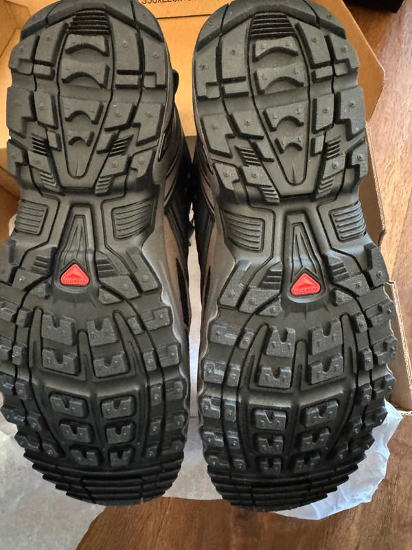 Size 9.5 Salomon ACS Pro GTX