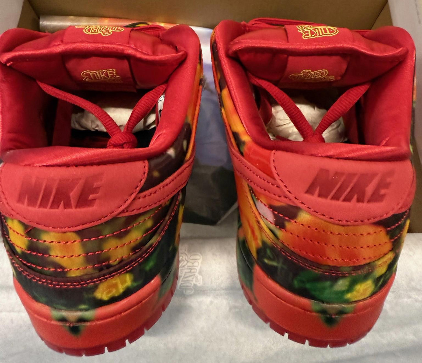 Nike SB Dunk Low The Wizard of Oz Poppy Field
