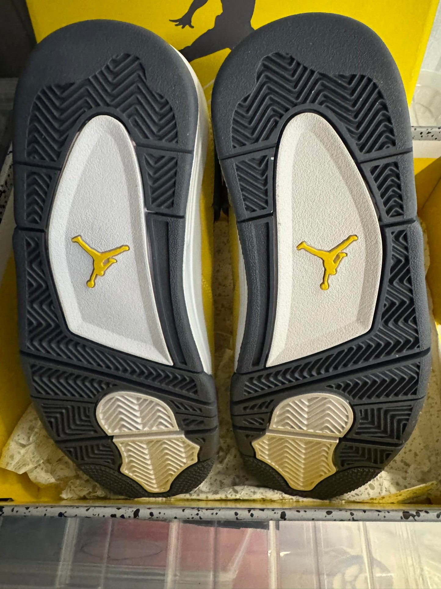 SIze 4.5(GS) UK Air Jordan 4 Retro Thunder Yellow NEW