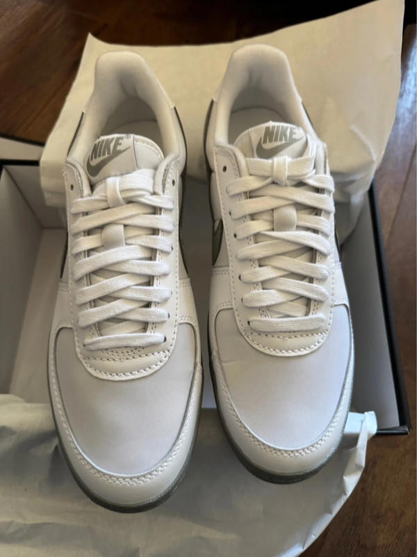 Size 7 Nike Field General White Grey
