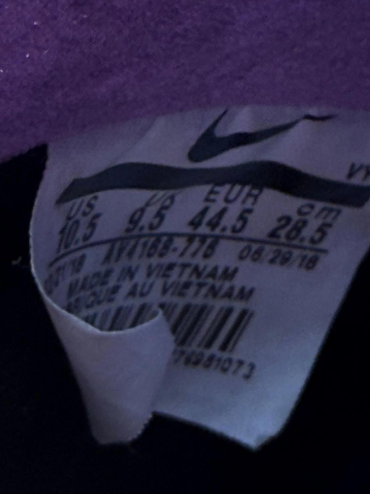 Size 9.5 SB Dunk Humidity Metallic Gold Used