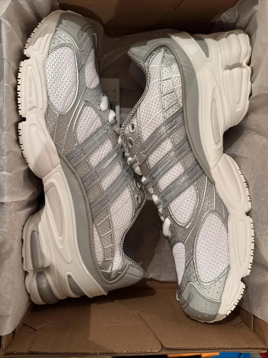 UK 9 Adidas Ozweego Pro - Silver Metallic