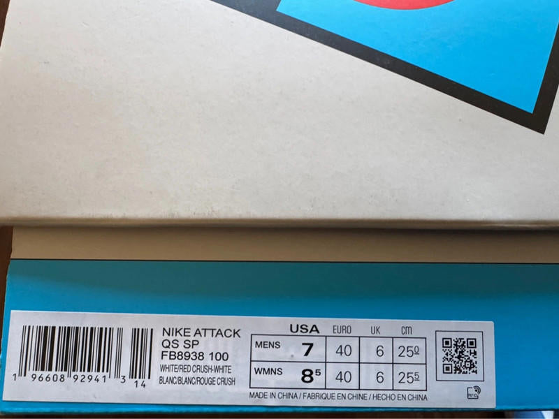 Size 6 Nike Attack Red White