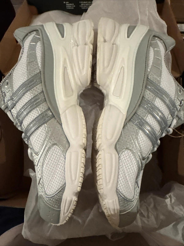 UK 9 Adidas Ozweego Pro - Silver Metallic