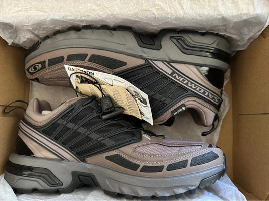 Size 9.5 Salomon ACS Pro GTX