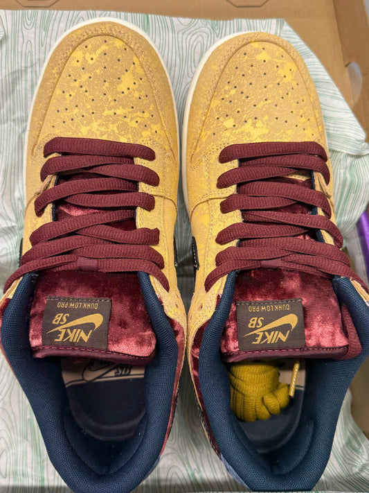 Size 9.5 Nike SB Dunk Low City of Cinema OG ALL