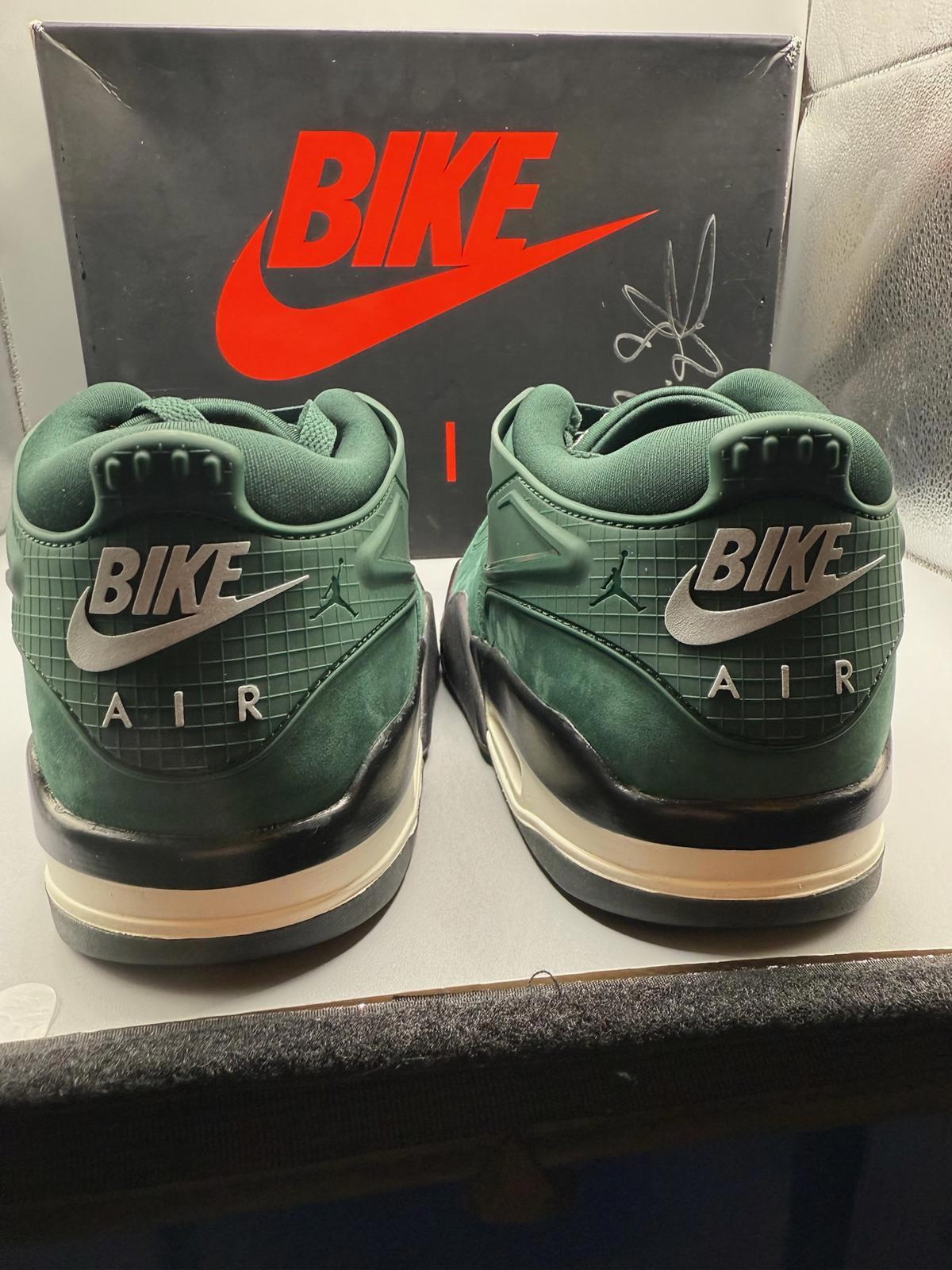 SIGNED BOX Size 8.5 Nigel Sylvester x Air Jordan 4 RM Fence Green SIGNED