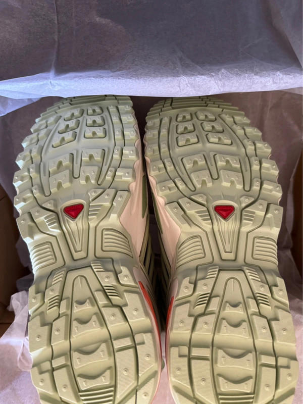 Size 6 Salomon Trail Running Shoes - ACS PRO