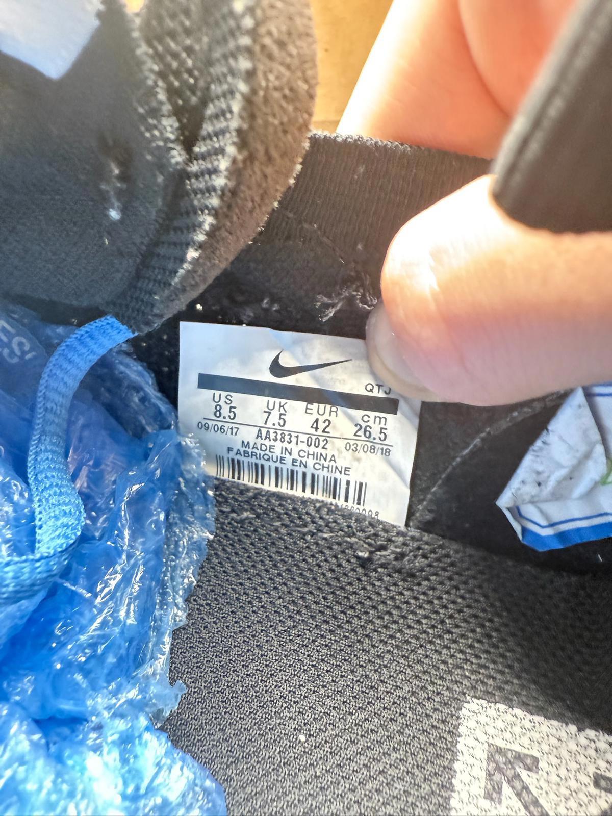 Size 7.5 Off-White x Nike Air VaporMax ‘Black’ 2018.