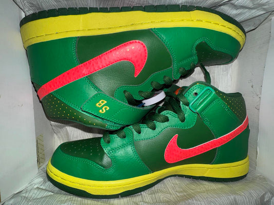 Size 8.5 UK Nike SB Dunk Mid Watermelon USED