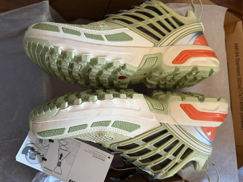 Size 6 Salomon Trail Running Shoes - ACS PRO