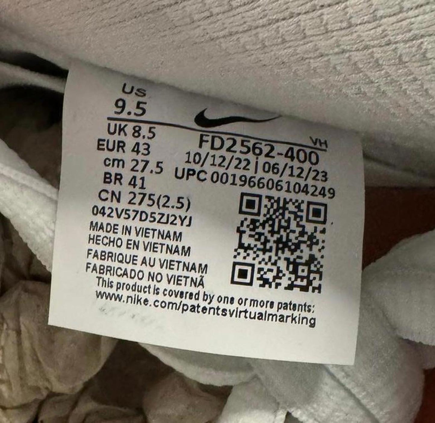 Size 8.5 UK Nike Dunk Low Pro SB 'April' Sneakers