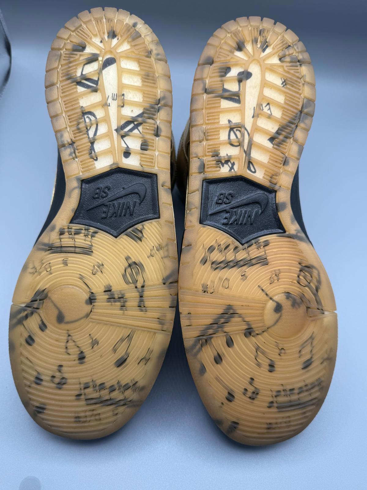 Size 9.5 SB Dunk Humidity Metallic Gold Used